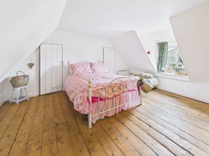 Bedroom- click for photo gallery